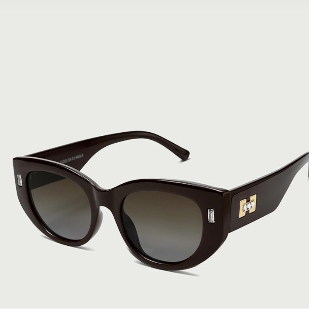 Elegant Black Cat-Eye Sunglasses - Picture 3 of 3